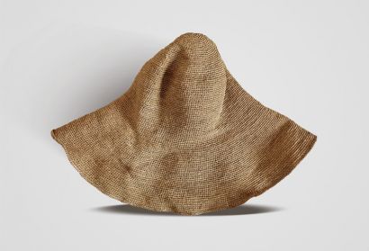 crocheted raffia hatbody